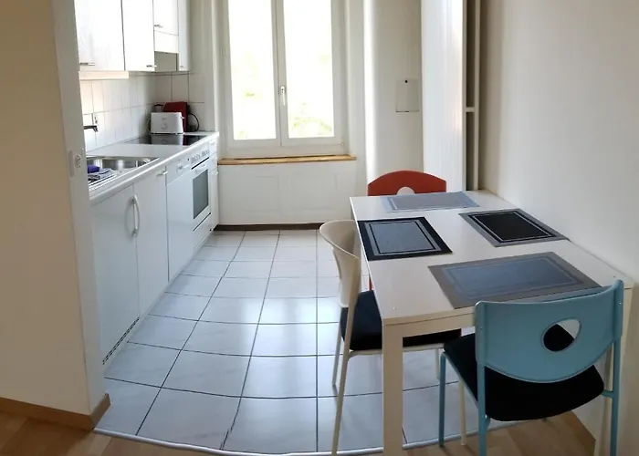 公寓 Hsh Weber - 2 Bedroom With Office, Salon And Kitchen In By Hsh Serviced *