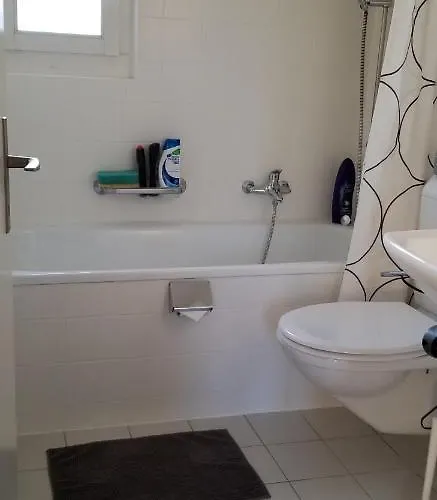 Hsh Weber - 2 Bedroom With Office, Salon And Kitchen In By Hsh Serviced * 伯尔尼